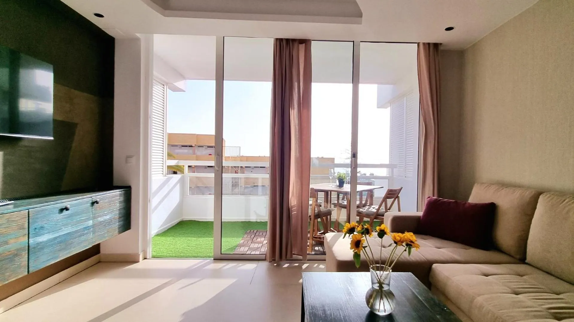 The White Waves Tf Holiday Apartment Las Americas Playa Feñabe 0*,  Spagna